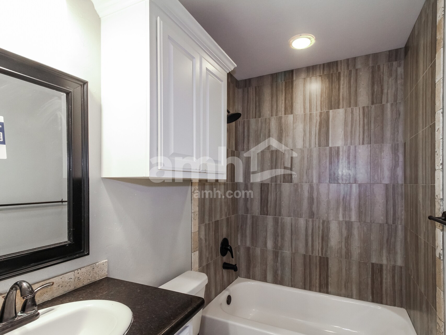Building Photo - 14500 Sylena Way