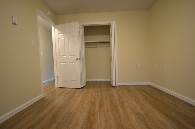 Building Photo - Sommerfield Apartments