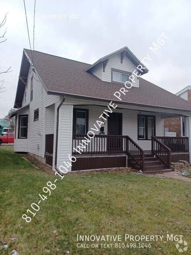 Building Photo - 325 N State Rd