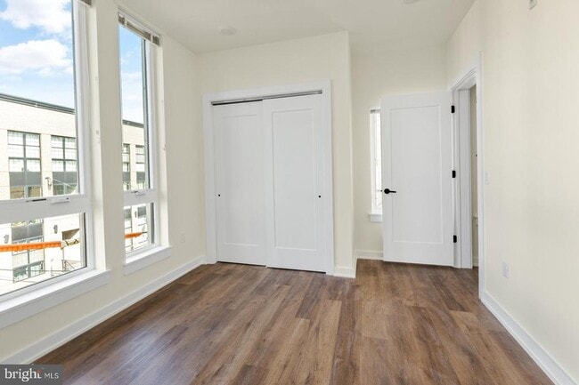 Building Photo - 2401 Frankford Ave