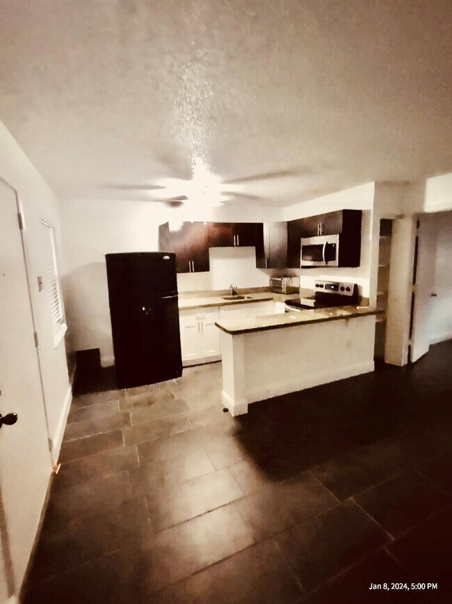 Building Photo - 5150 NE 6th Ave