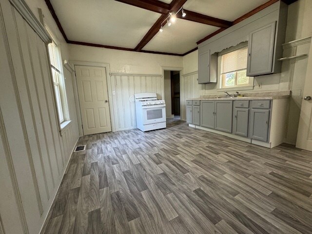 Building Photo - 10 S Kimball St