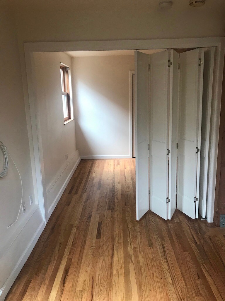 bedroom door - 333A Vicksburg St
