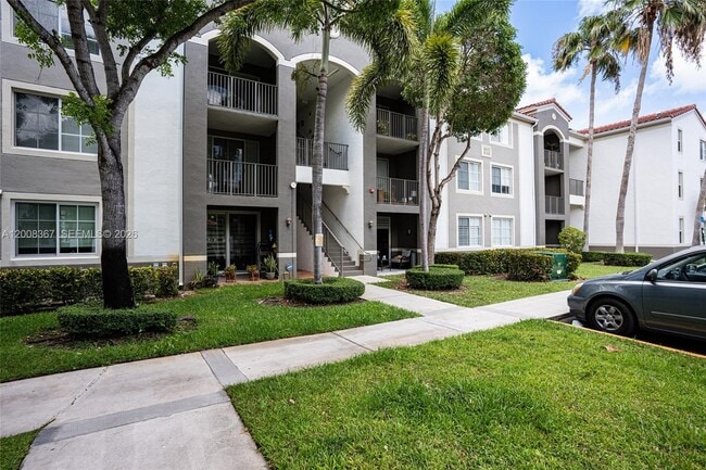 Building Photo - 6831 SW 44th St