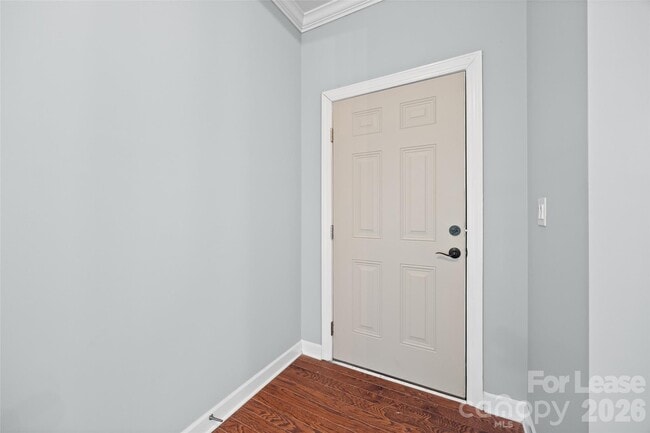 Building Photo - 5811 Fenway Dr