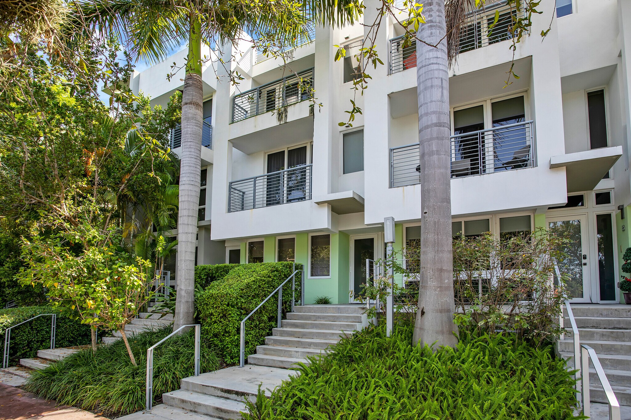 Building Photo - 87 N Shore Dr