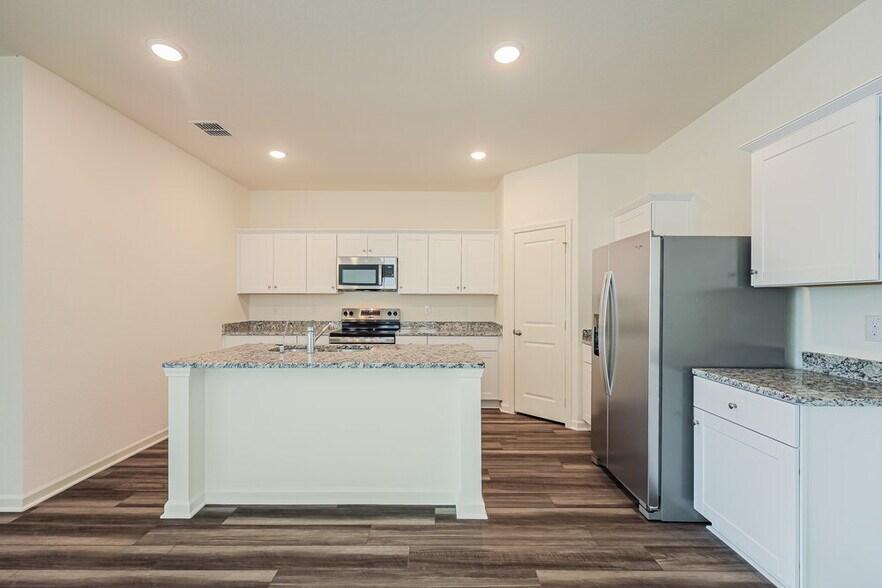 Building Photo - 5619 Finch Cyn