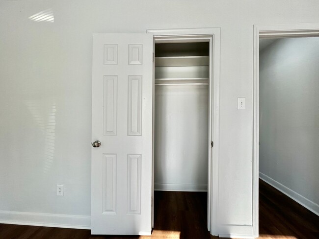 Building Photo - Cozy 3-Bedroom House on Linwood Ave.