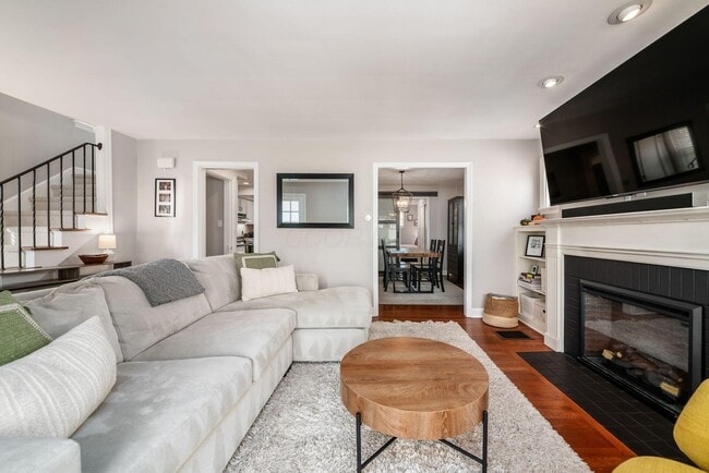 Building Photo - 190 E Dominion Blvd