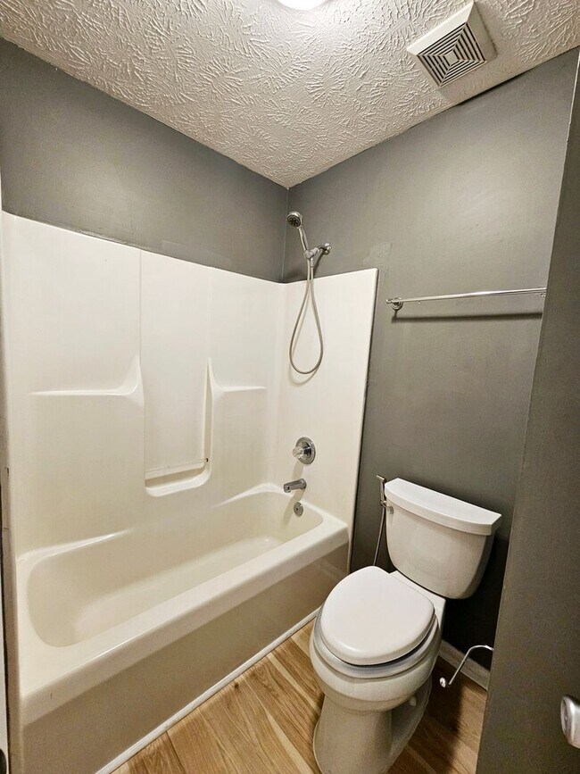 Building Photo - Town Of Springlake