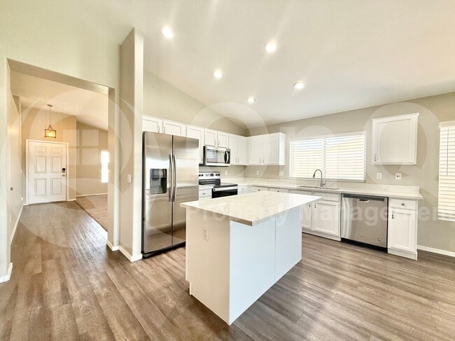 Building Photo - 3512 S Moccasin Trail