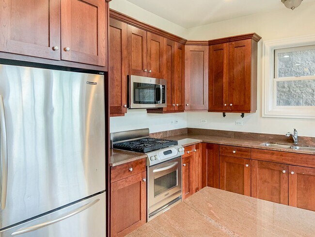 Building Photo - 2927-29 N. Southport