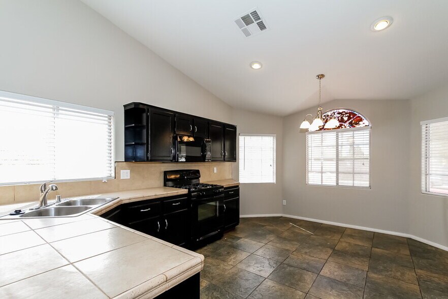 Building Photo - 6364 Gentlewood Ave