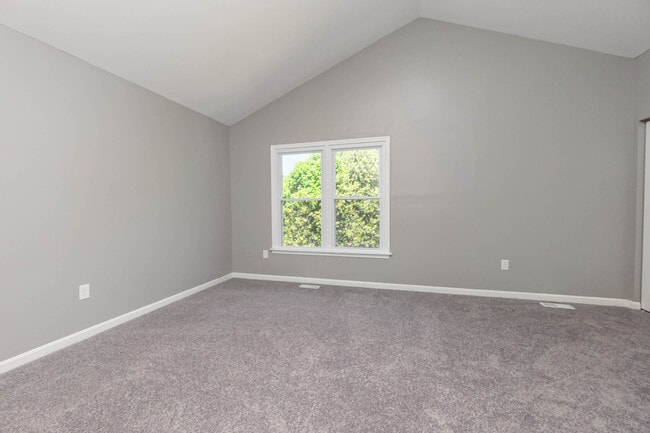 Building Photo - 324 Talbot Ct