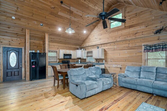 Building Photo - 124 Adair Dr