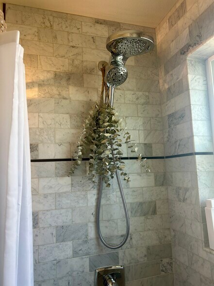 Building Photo - 1476 W Dakota Ave