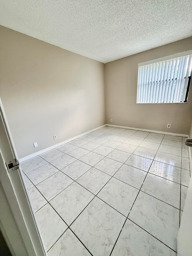 Building Photo - 11632 NW 23rd Ct