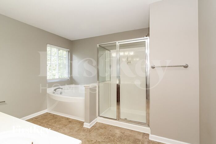 Building Photo - 12828 Coral Sunrise Dr
