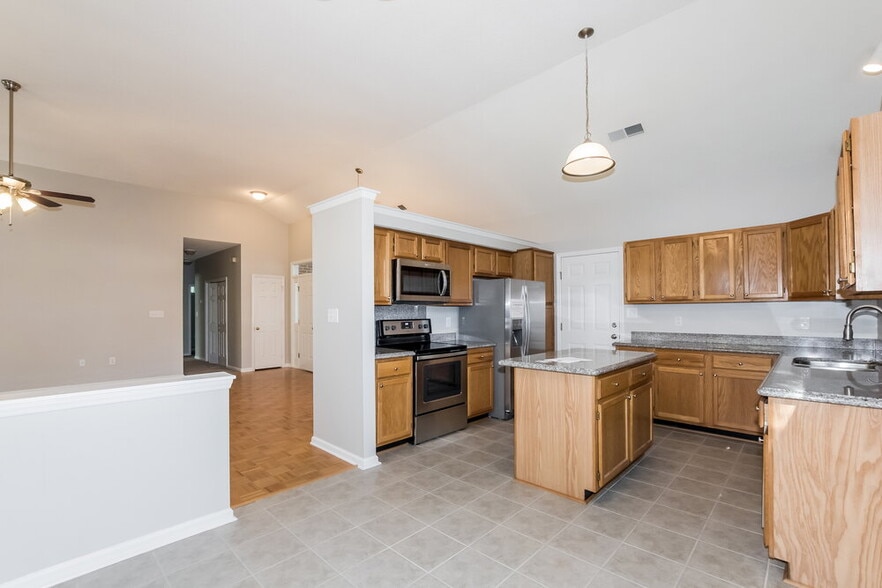 Building Photo - 11910 Harris Ridge Dr