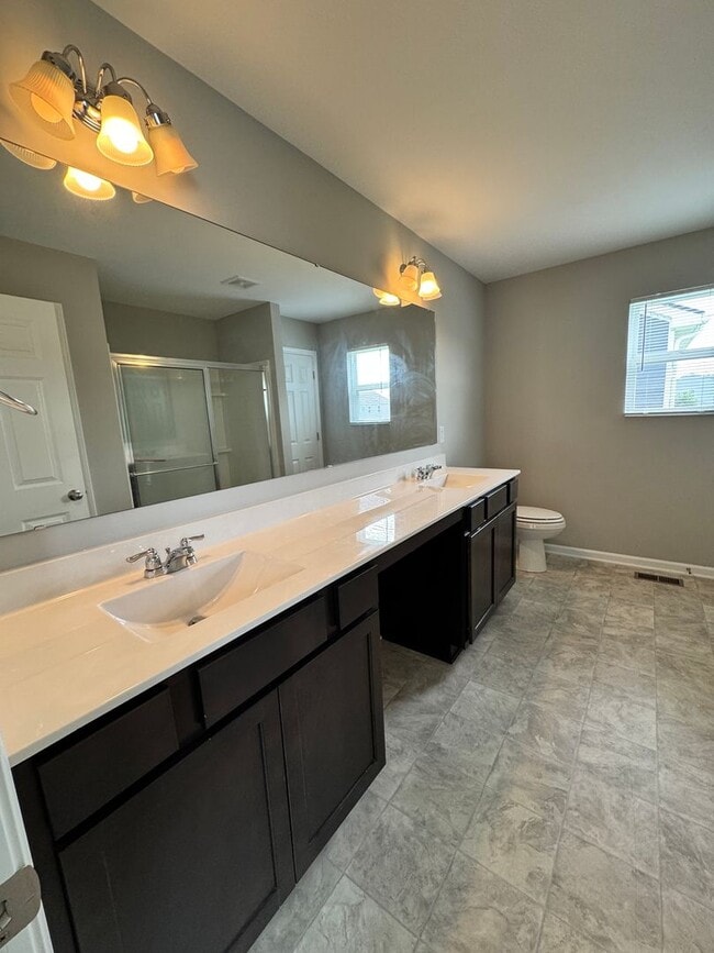 Building Photo - 3238 Creekridge Ct