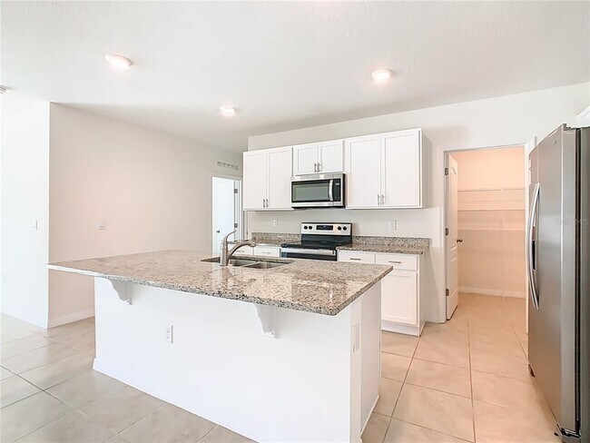 Building Photo - 2119 Tay Wes Dr