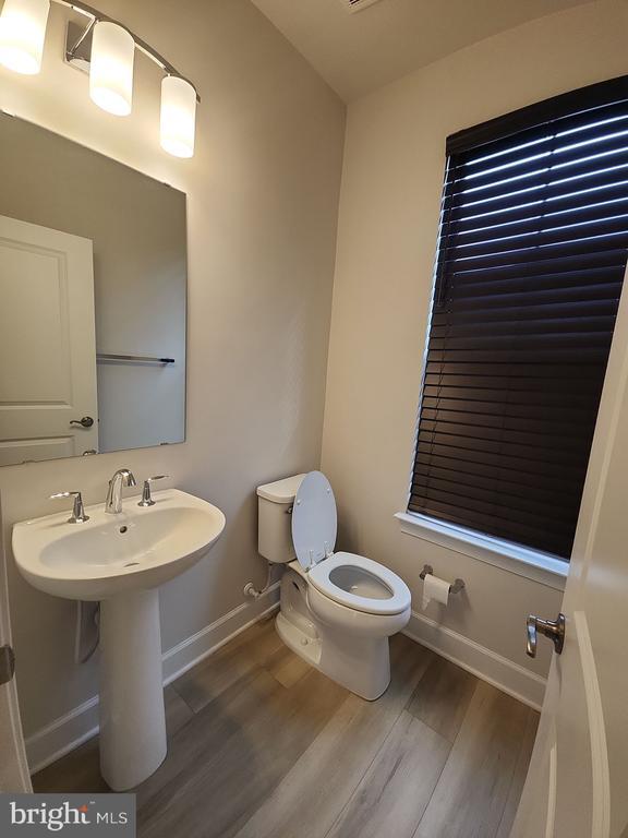 Building Photo - 6730 Belcrest Rd