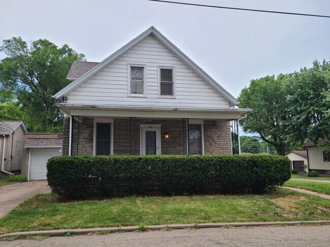 Primary Photo - 1901 12th St