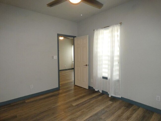 Building Photo - 501 E Burgess Rd
