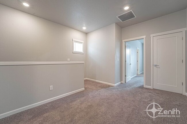 Building Photo - 16304 NE 21st St