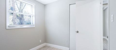 Building Photo - 1325 Windsor Way