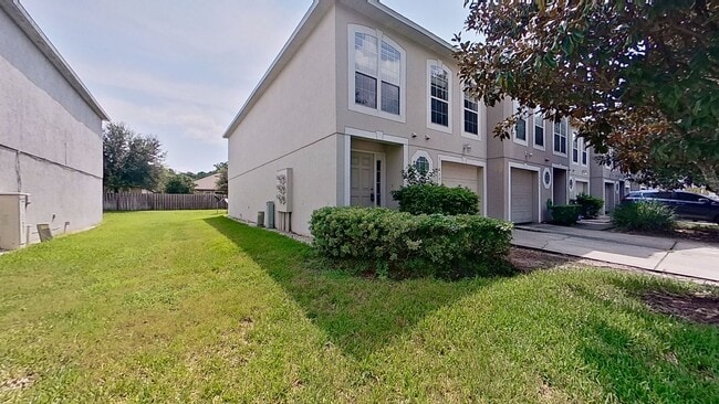 Building Photo - Welcome Home! Beautiful 3 Bedroom, 2.5 Bat...