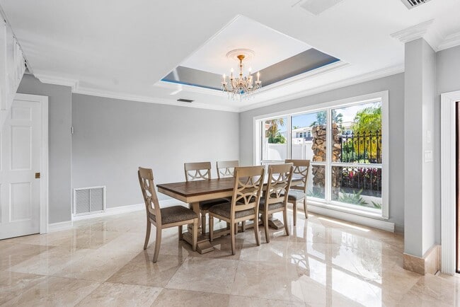 Building Photo - 937 Fern Dr