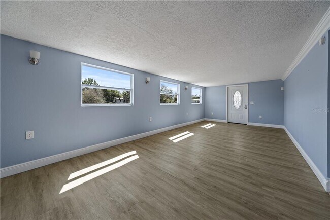 Building Photo - 9165 Atlas Dr