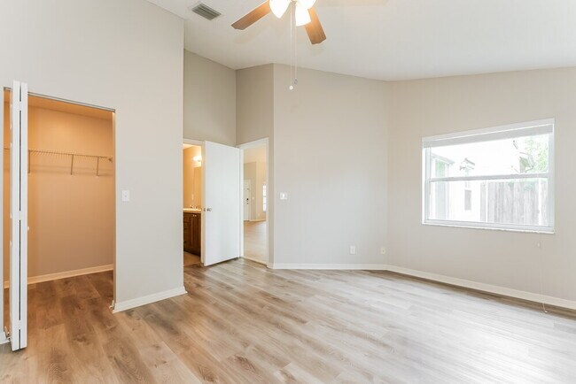 Building Photo - 180 Heatherwood Dr