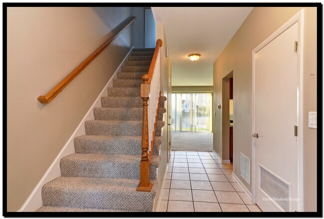 Primary Photo - 1519 Darien Lake Dr