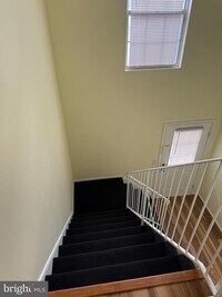 Building Photo - 813 Plymouth Rd