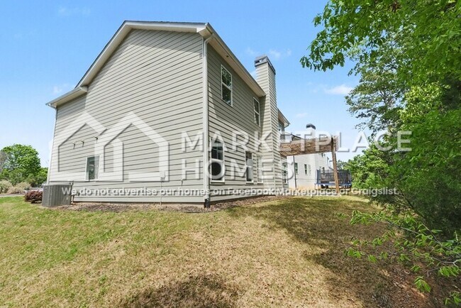 Building Photo - 173 Russell Way