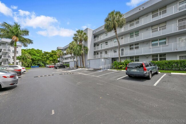Building Photo - 103 Royal Pk Dr