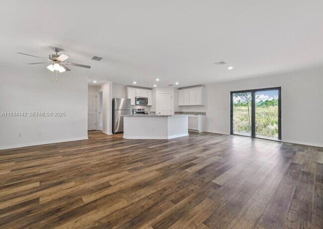 Building Photo - 861 Winwood Cir