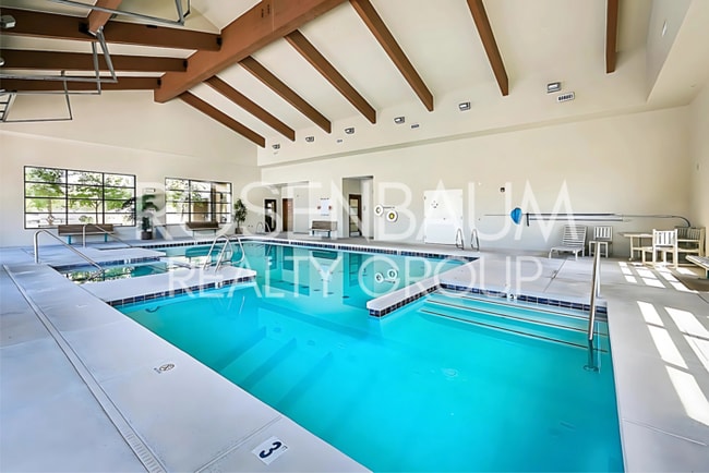 Building Photo - Beautiful 3-bedrooms, 2.5-baths home in th...