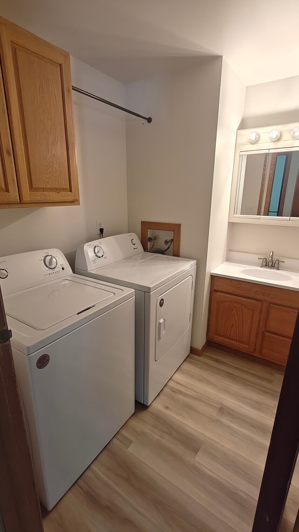 Washer/dryer in bathroom - 3287 Marthas Ln