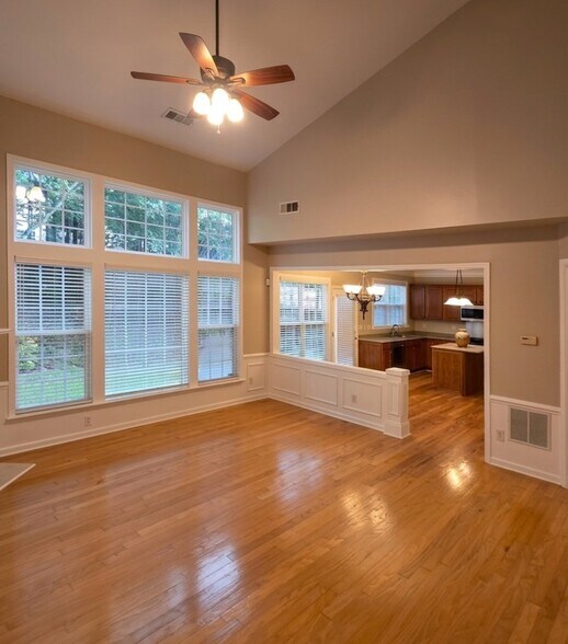 Building Photo - 2042 Polesdean Ln NW