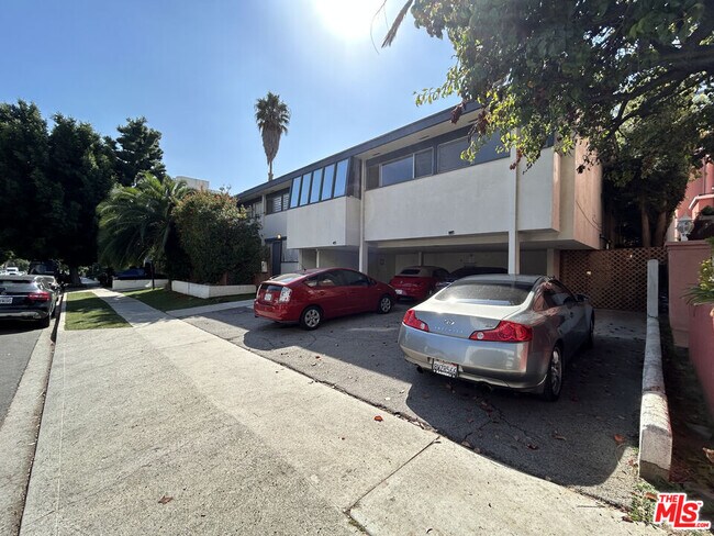 Building Photo - 1233 Barry Ave