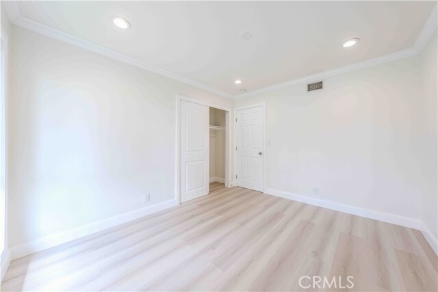 Building Photo - 996 S Hilda St