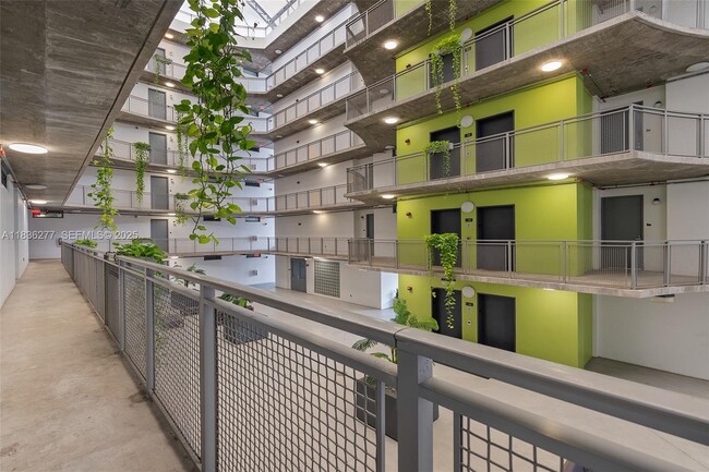 Building Photo - 455 NE 25th St