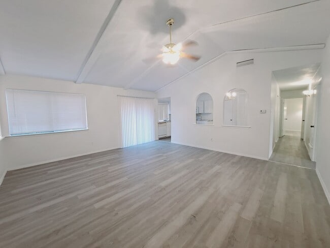 Building Photo - Amazing 3/2 with Garage Conversion Ready For Move In