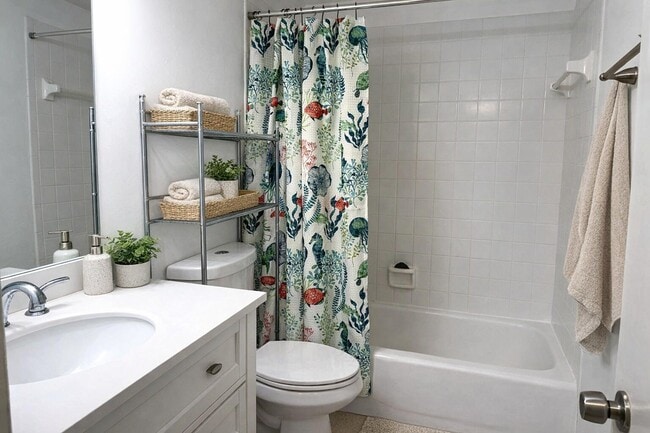 Building Photo - 644 NW 13th St