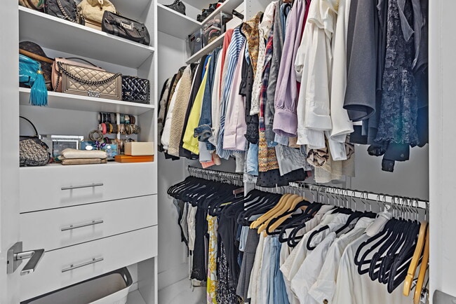 Building Photo - 155 E Boca Raton Rd