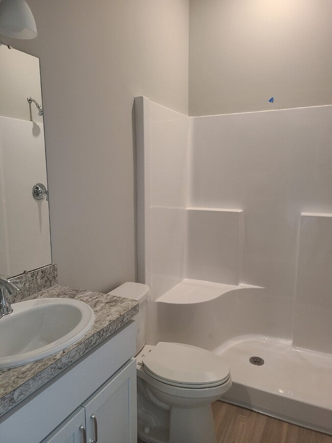 Building Photo - Two Bedroom Apartment, Walking Distance to Downtown Bluffton!