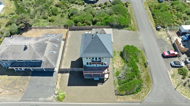 Building Photo - 1140 Ocean Shores Blvd SW